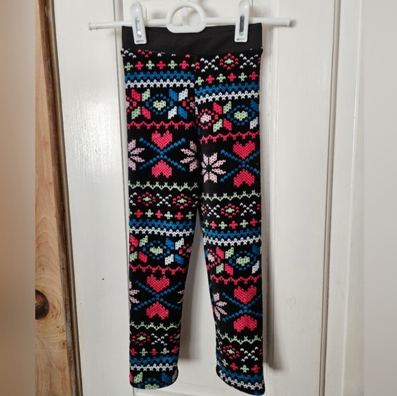 Re sellers bundle kids clothes and accessories 19+pieces and game 5lbs - Picture 7 of 7